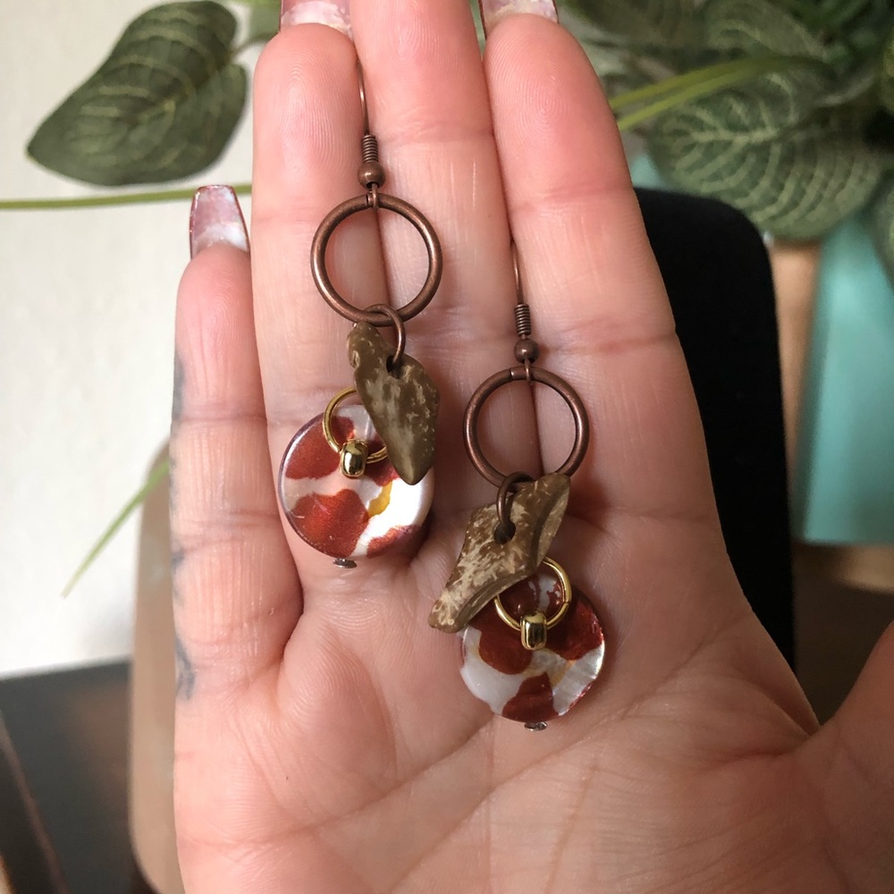 Safari Inspired Earrings - Picture 3 of 5